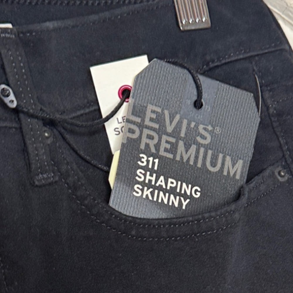 Levi's 311 Women's Black Shaping Skinny Jeans - Picture 2 of 7